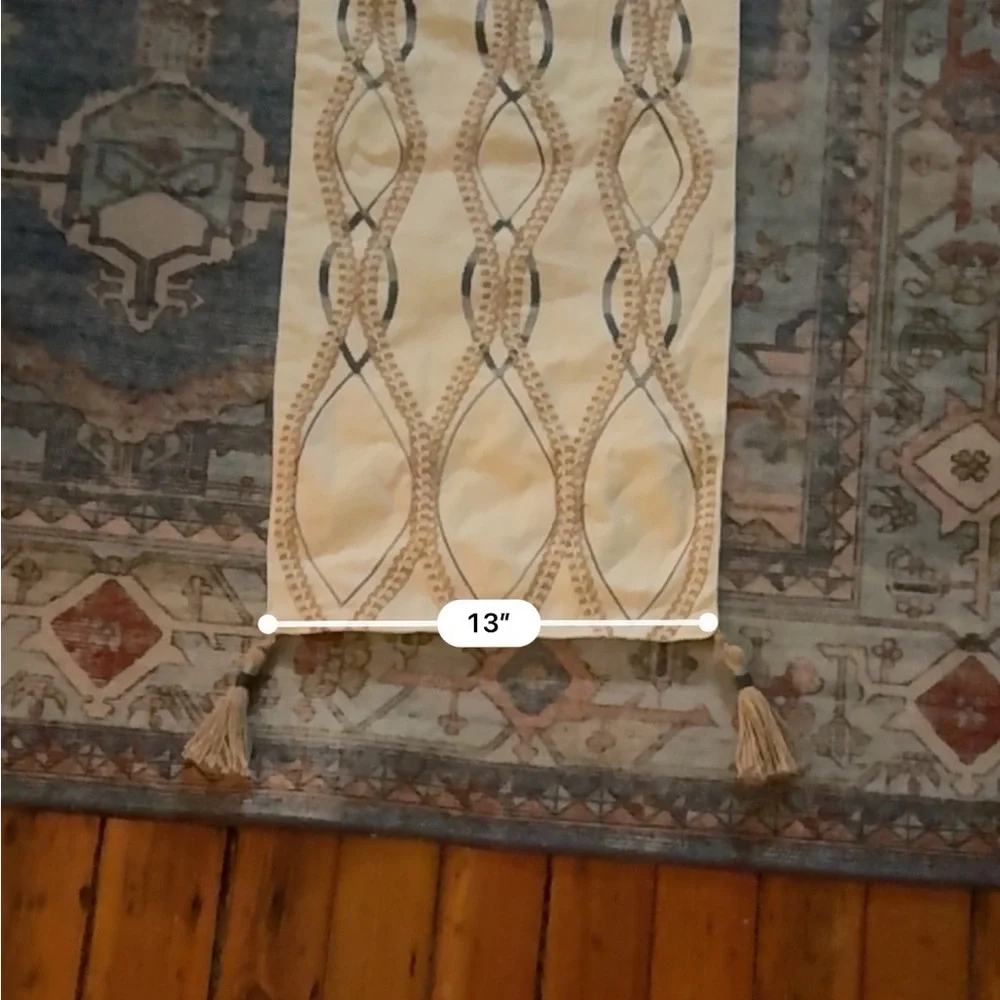 3/$15 🌟 Pier 1 Imports Embroidered Table Runner Neutral Boho